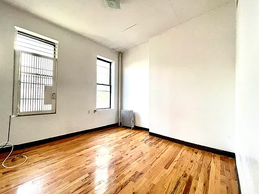 Rented by Metropolitan Property Group | media 25