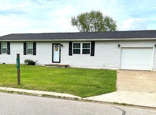 156 Jackson Ln, Mineral Wells, WV 26150