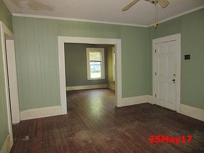 4th image of 113 N Main St