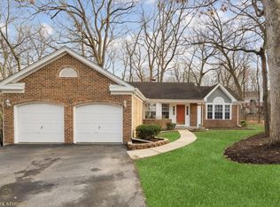 9 Banbury Ct, Streamwood, IL 60107