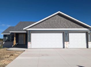 326 Falcon Run, Eagle Lake, MN 56024