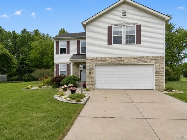 1863 Greton Dr, Monroe, MI 48162
