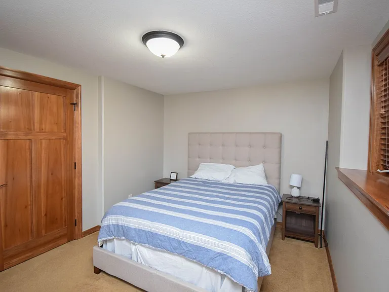 2204 S Silverthorne Ave — Photo 59