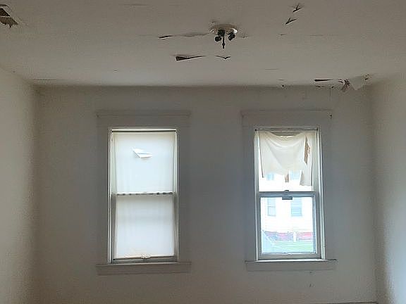 5th image of 6811 Lawnview Ave