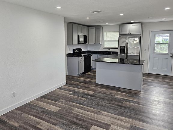3rd image of 1336 Imperial Dr