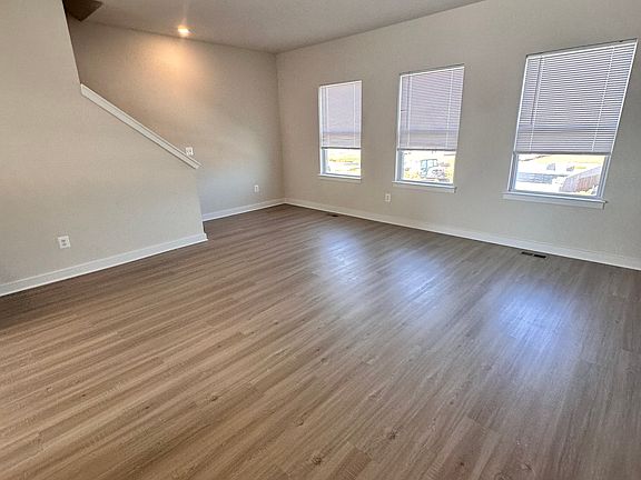 5th image of 49 Sherman Ave