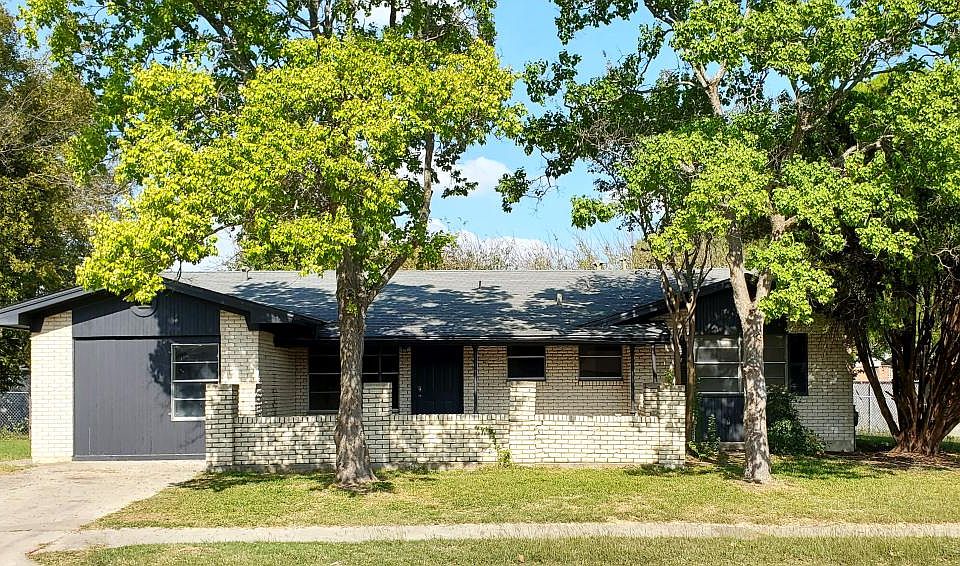 1st image of 1407 Duval Dr