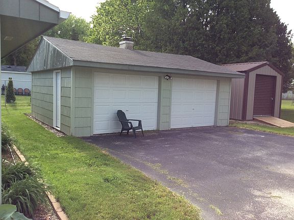 5th image of 1324 Superior St