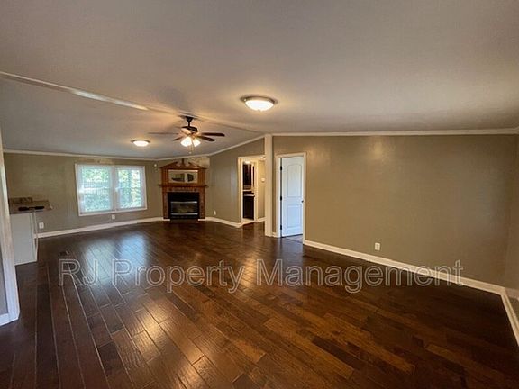4th image of 2540 Jenkins Dr