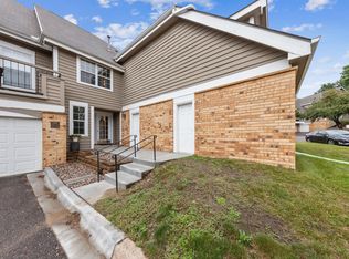 5988 Chasewood Pkwy APT 104, Minnetonka, MN 55343