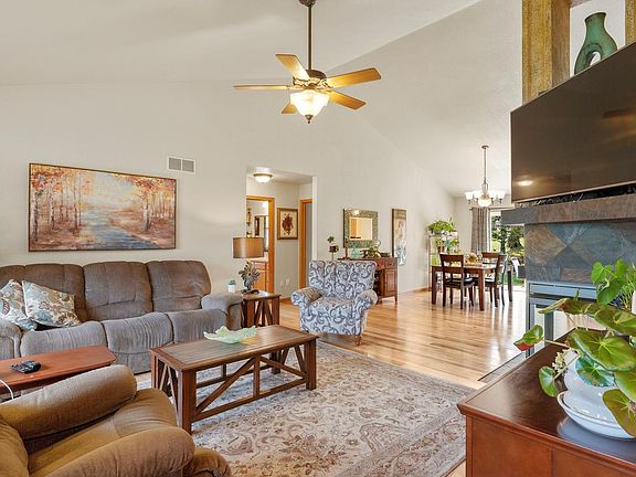 3rd image of 2947 South Gate DRIVE