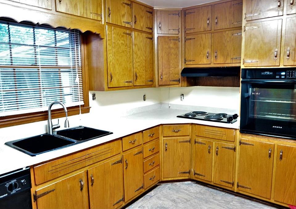 2nd image of 4860 Pine Shadows Dr