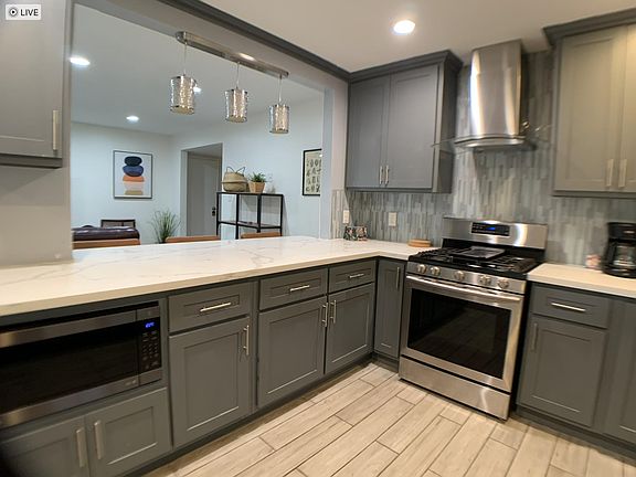 4th image of 1106 Le Conte Dr