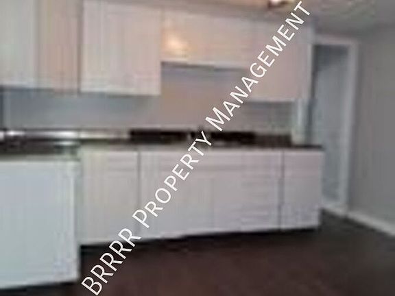 3rd image of 242 E Holland St
