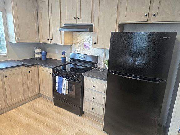 5th image of 3170 Calder Dr #254
