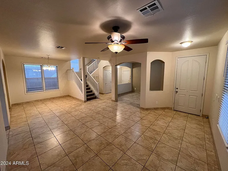 2226 E Bowker St — Photo 4