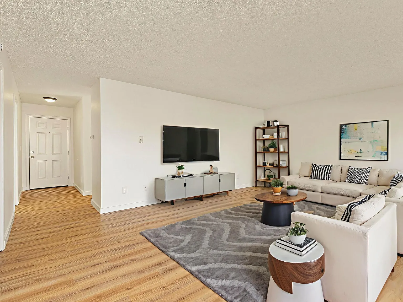 Timberline Apartments — Photo 2