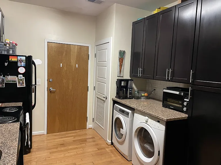 908 Perry Street — Photo 32