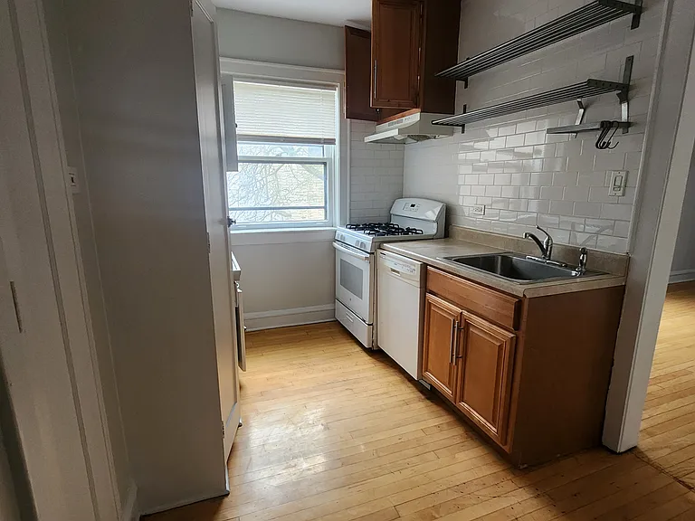 1112 Grove St #1A — Photo 2