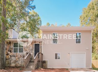 410 Mary Erna Dr, Fairburn, GA 30213