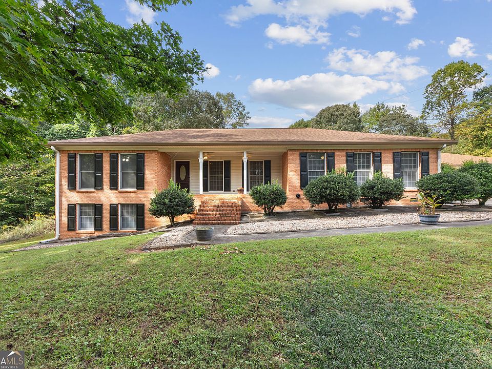 1st image of 2570 Benton Dr
