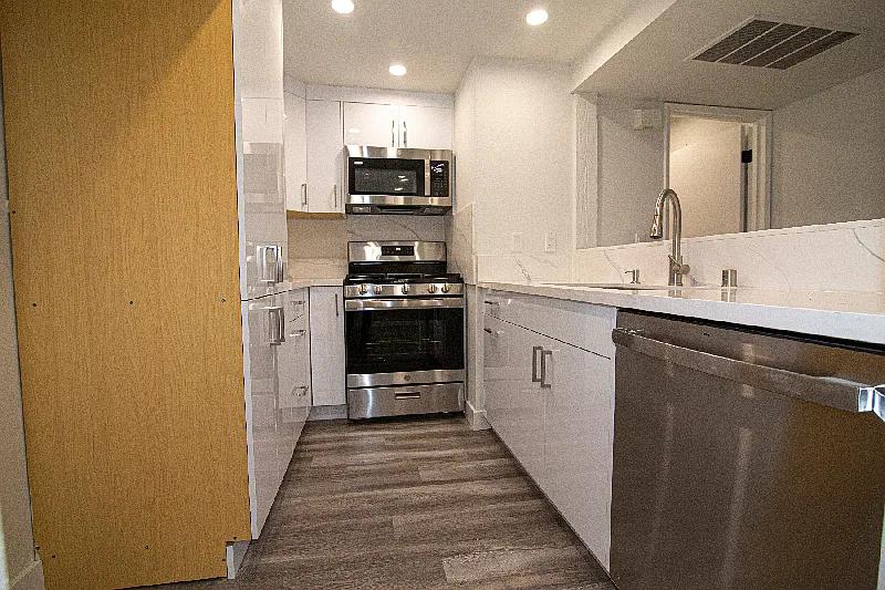 2 bed, 859 sqft, $2,850 — Photo 2