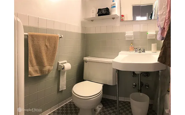 Rented by Douglas Elliman | media 15