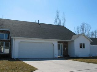 3712 Cherry St, Grand Forks, ND 58201