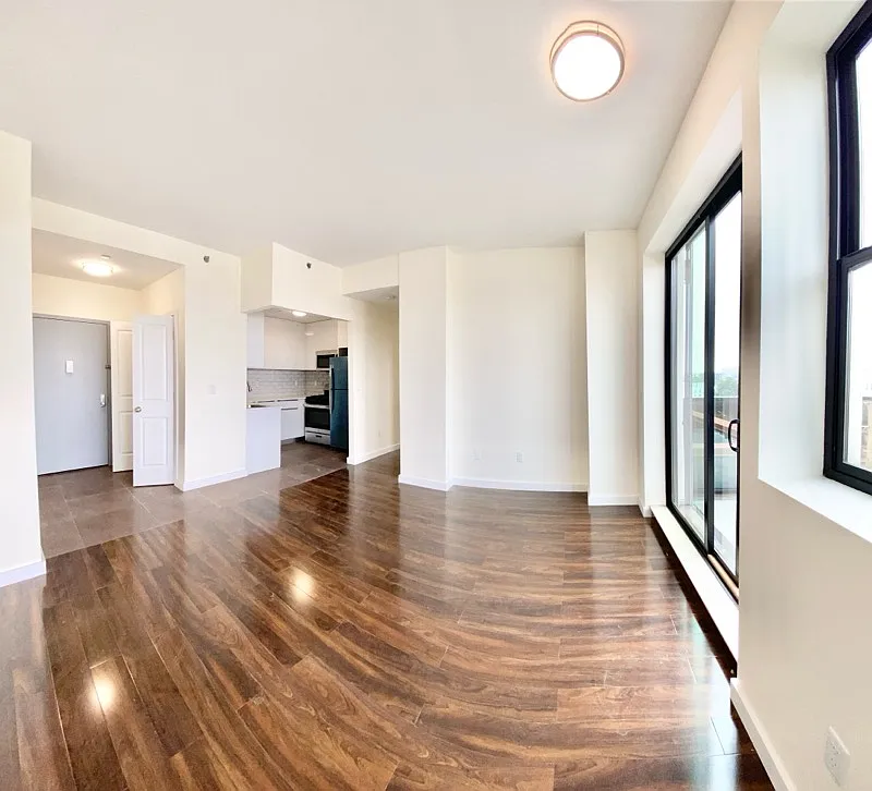 Building Photo - 1705 E 17th St #706