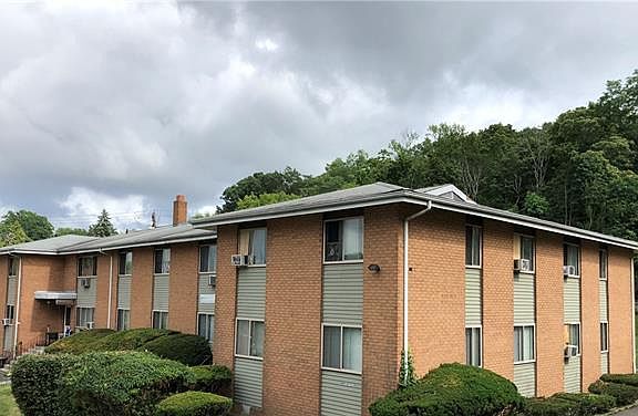 5th image of 18 Waldron Ave
