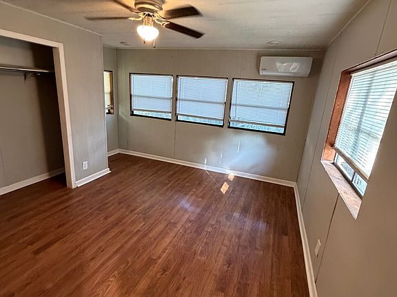 4th image of 85 Dogwood Cir #12