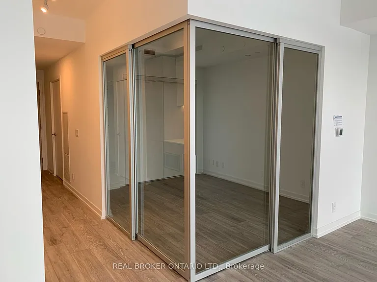2020 Bathurst St #615 — Photo 16