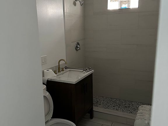 2nd image of 1936 Kenilworth Ave #2F
