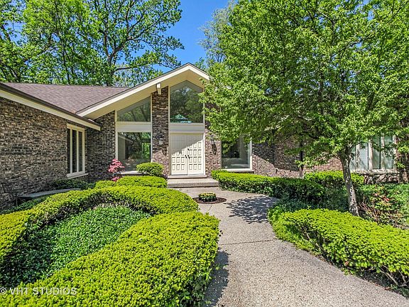 2nd image of 2124 Tennyson Ln