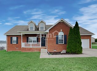 403 Wooded Valley Ct, La Vergne, TN 37086