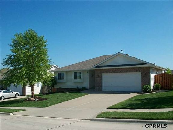 4th image of 3711 Helwig Ave