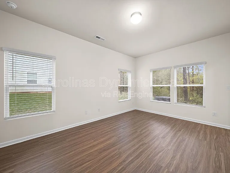 711 Lackey St — Photo 4