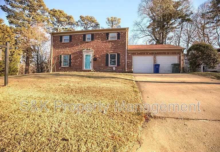 350 Hughes Dr — Photo 1