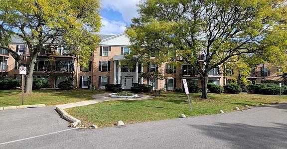 2nd image of 5300 Carriageway Dr APT 103