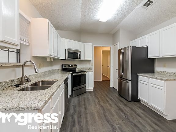 5th image of 2342 Warwick Ave
