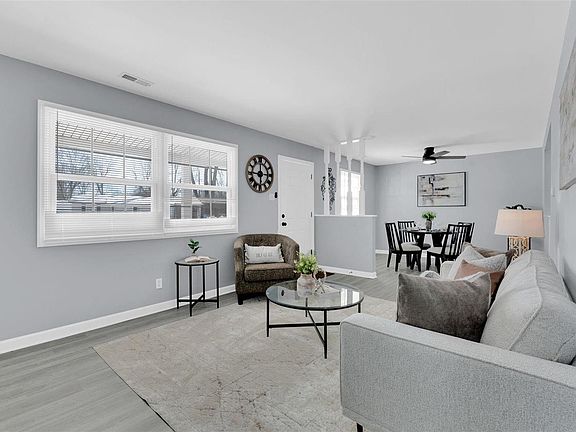 5th image of 315 Imperial Dr