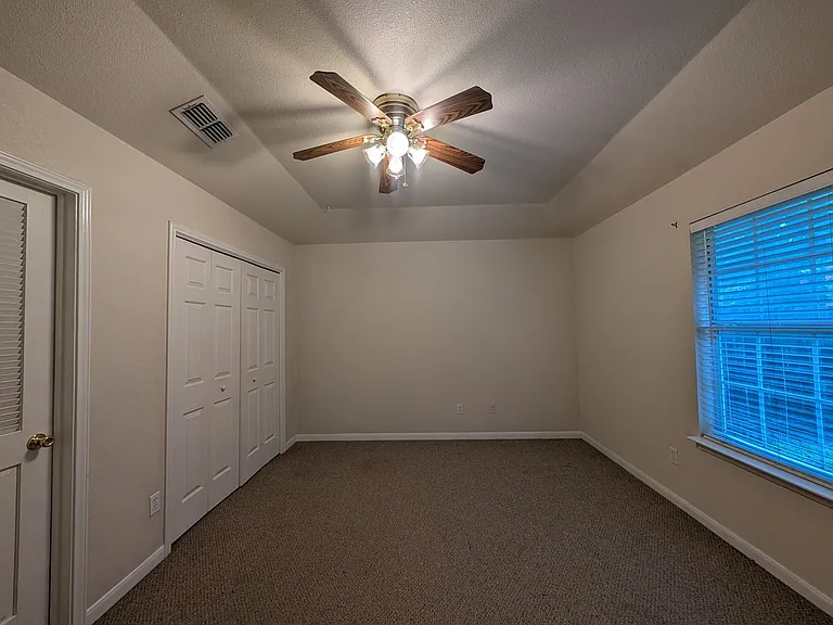 956 Misty Acres Dr — Photo 14
