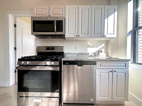 3rd image of 4101 Broadway Unit 7E