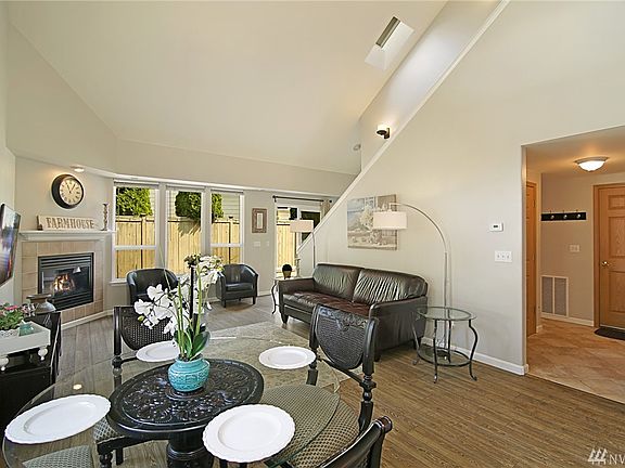 4th image of 8216 23rd Pl NE