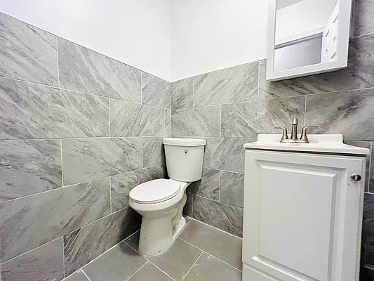 Rented by GROOME REALTY LLC | media 9