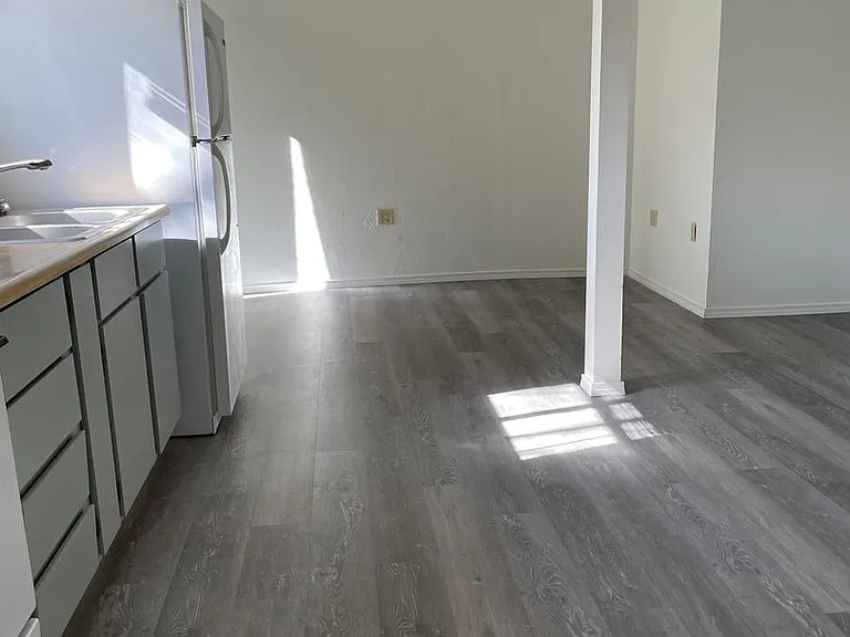 543 S Ivy St — Photo 5