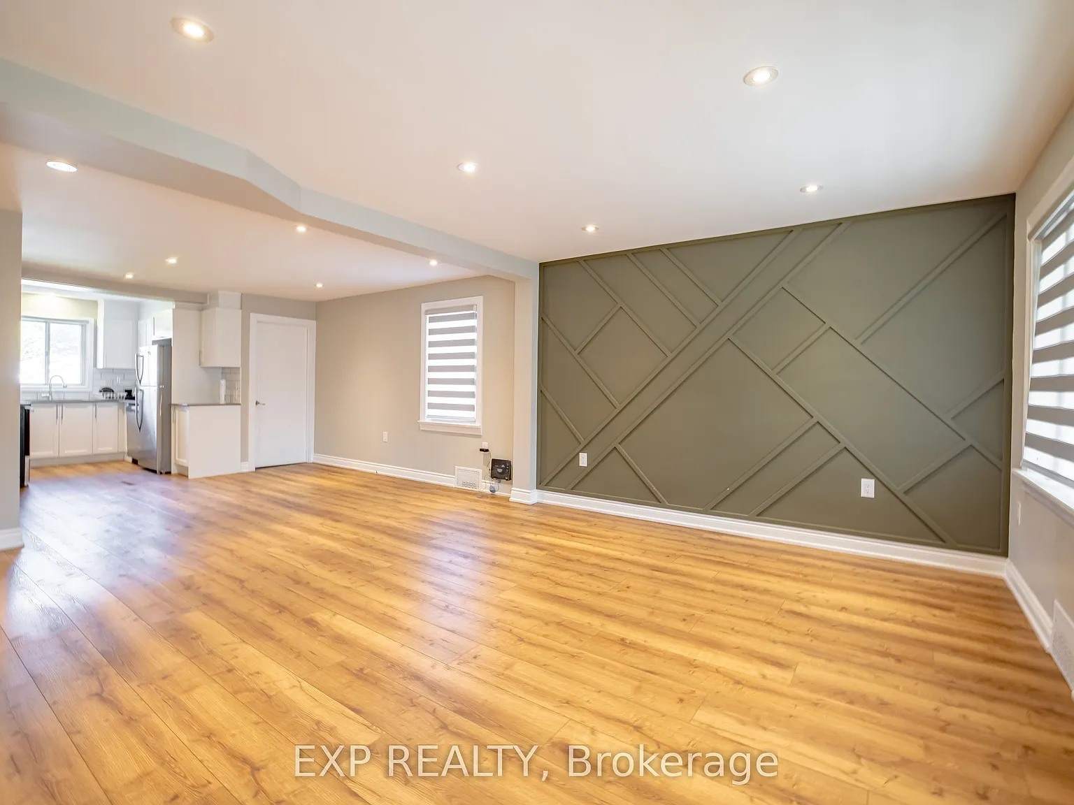 4 bed, $2,400 — Photo 3