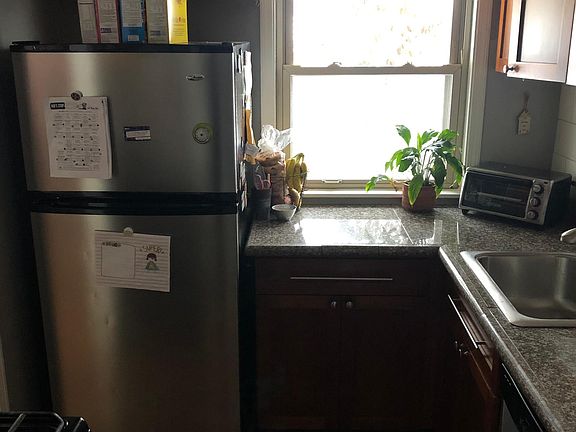 4th image of 2841 Whitewood St