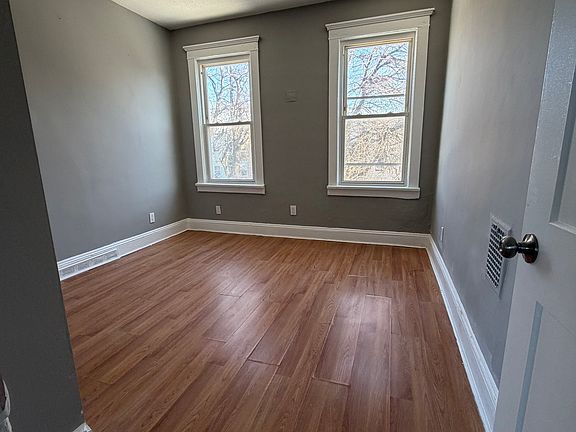 2nd image of 312 Danforth Ave #4