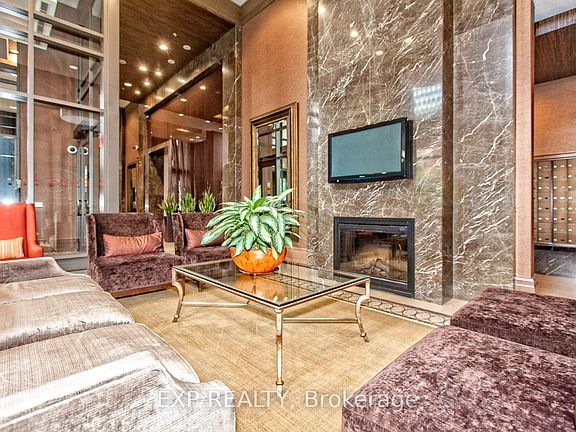 5th image of 385 Prince Of Wales Dr #1011